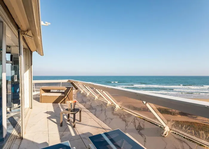 Апартаменты Elixir на первой линии моря с большой панорамной террасой *