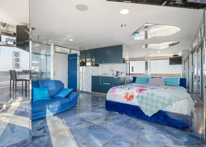 Elixir Heliopolis Seafront With Large Panoramic Terrace Apartman